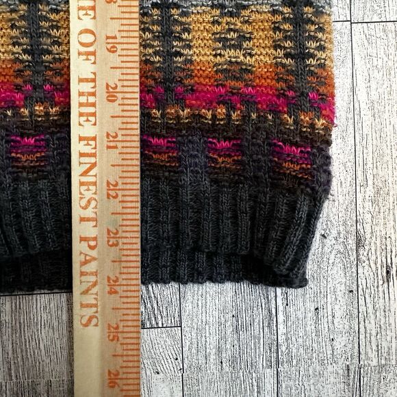 Multicolor Crew Neck Sweater - Picture 8 of 9